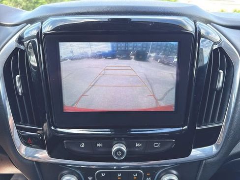 Used 2018 Chevrolet Traverse LT AWD/4WD image 14