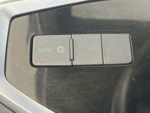 Used 2022 Audi Q3 2.0T Premium AWD/4WD image 23