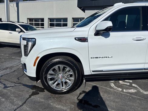 New 2026 GMC Yukon XL Denali w/ Sun & Power Step Package AWD/4WD image 7