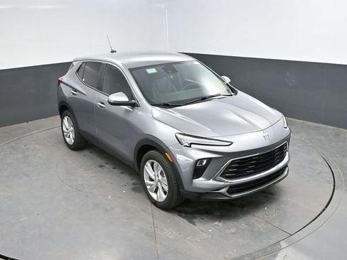 Used 2025 Buick Encore GX Preferred AWD/4WD image 32