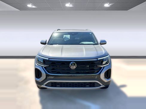 New 2026 Volkswagen Atlas Cross Sport SE image 5