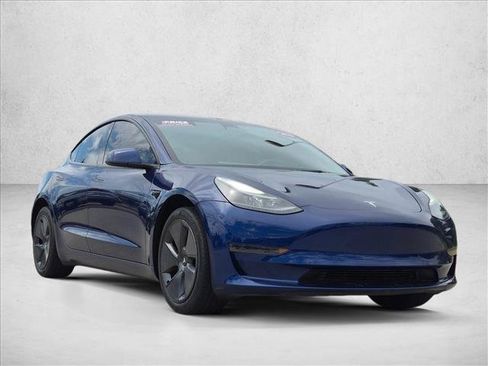 Used 2023 Tesla Model 3 Standard Range RWD image 3