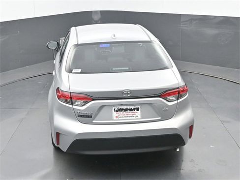 Used 2025 Toyota Corolla LE image 29