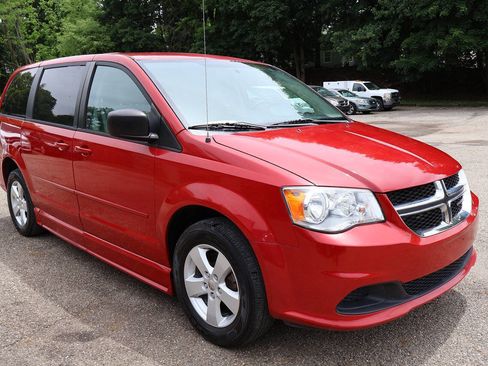 Used 2013 Dodge Grand Caravan SE FWD image 6
