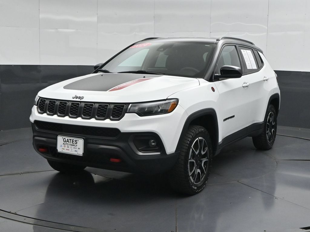 Used 2024 Jeep Compass Trailhawk AWD/4WD image 5