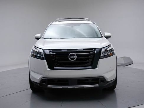 Used 2023 Nissan Pathfinder SL w/ SL Premium Package AWD/4WD image 13
