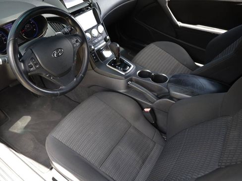 Used 2013 Hyundai Genesis 2.0T RWD image 4