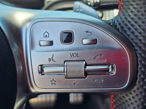 Used 2023 Mercedes-Benz GLB 250 image 21