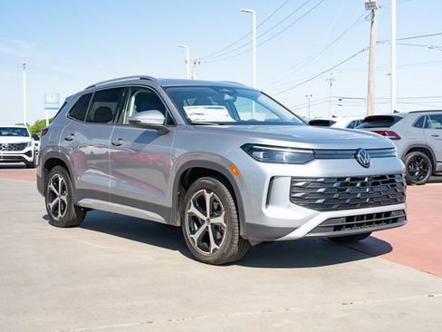 New 2026 Volkswagen Tiguan SE FWD image 8