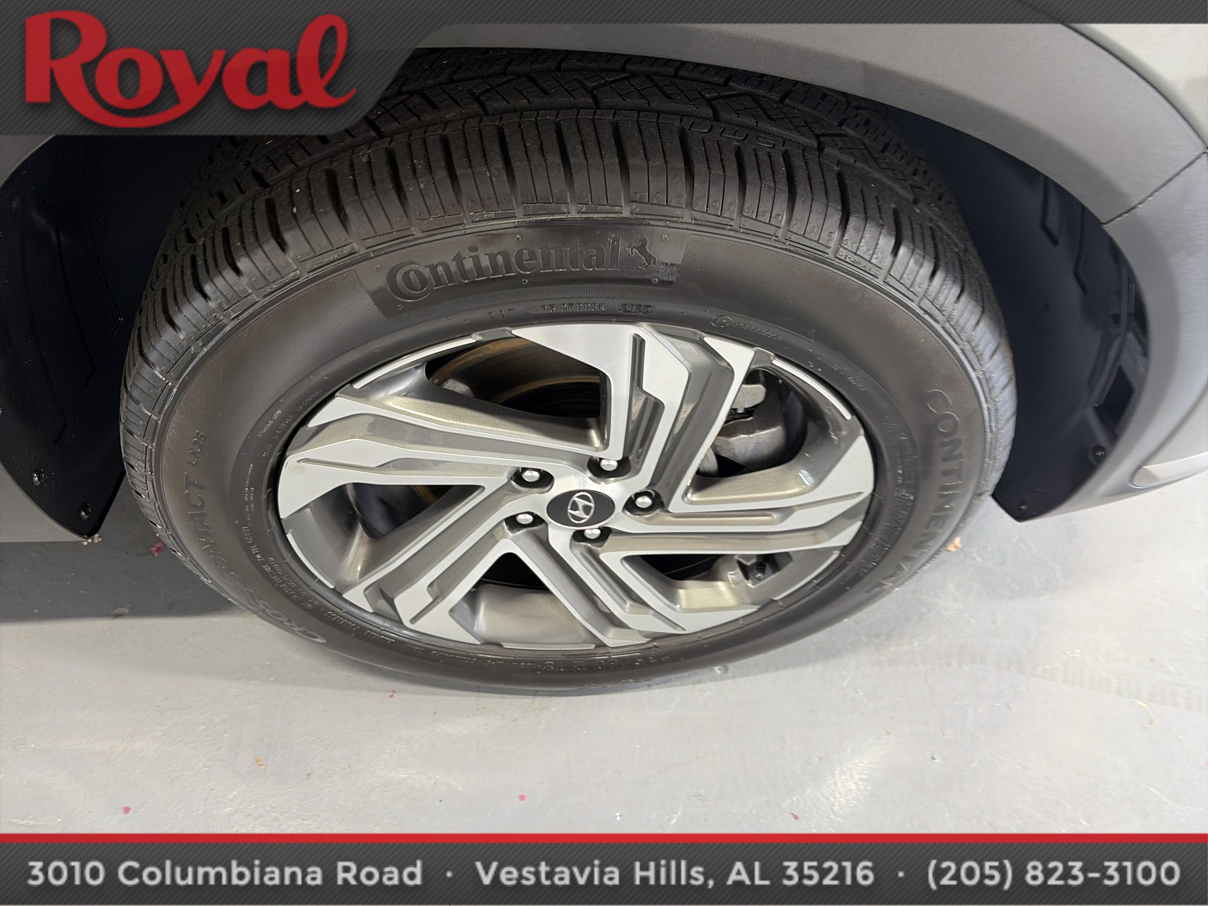 Used 2023 Hyundai Santa Fe SEL FWD image 9