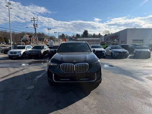New 2026 BMW X5 xDrive50e w/ Premium Package image 2
