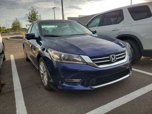 Used 2013 Honda Accord EX image 2
