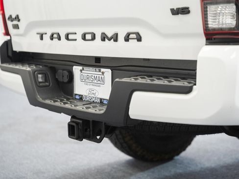 Used 2022 Toyota Tacoma SR5 w/ Trail Edition AWD/4WD image 11