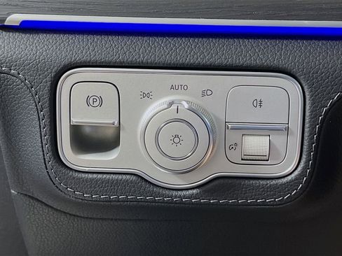 New 2026 Mercedes-Benz GLS 580 4MATIC image 11