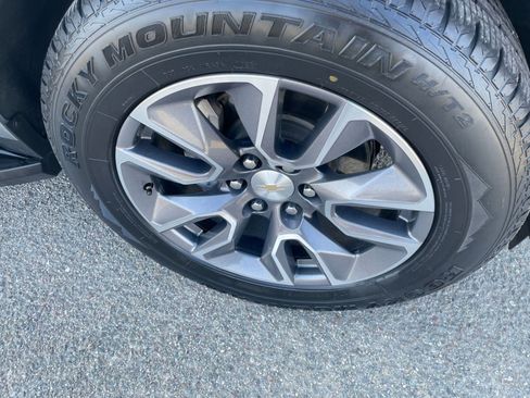 Used 2023 Chevrolet Tahoe LT w/ Luxury Package image 34