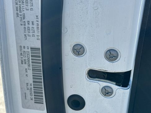 Used 2016 Dodge Challenger SXT image 28