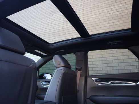 Used 2021 Cadillac XT5 Premium Luxury FWD image 19
