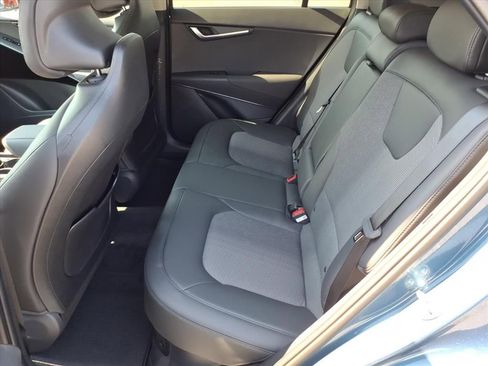 New 2025 Kia Niro EX Touring image 12