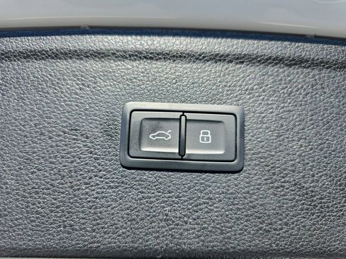 Used 2022 Audi Q5 2.0T Premium w/ Convenience Package image 13