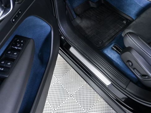 Certified 2023 Volvo C40 P8 Recharge Ultimate w/ Protection Package Premier image 10