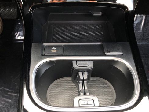 Used 2025 Mercedes-Benz CLA 250 4MATIC image 27