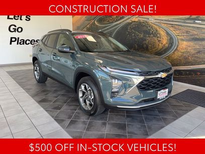 Used 2025 Chevrolet Trax LT