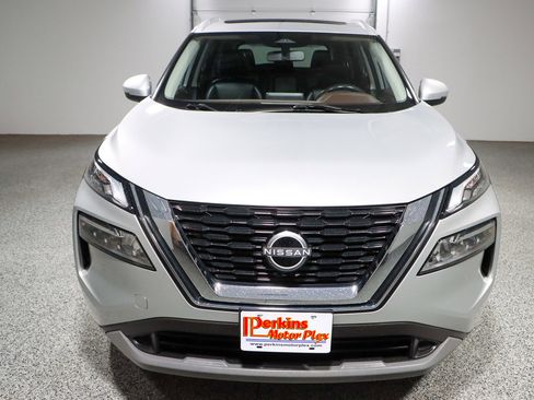 Used 2022 Nissan Rogue SV w/ SV Premium Package FWD image 4