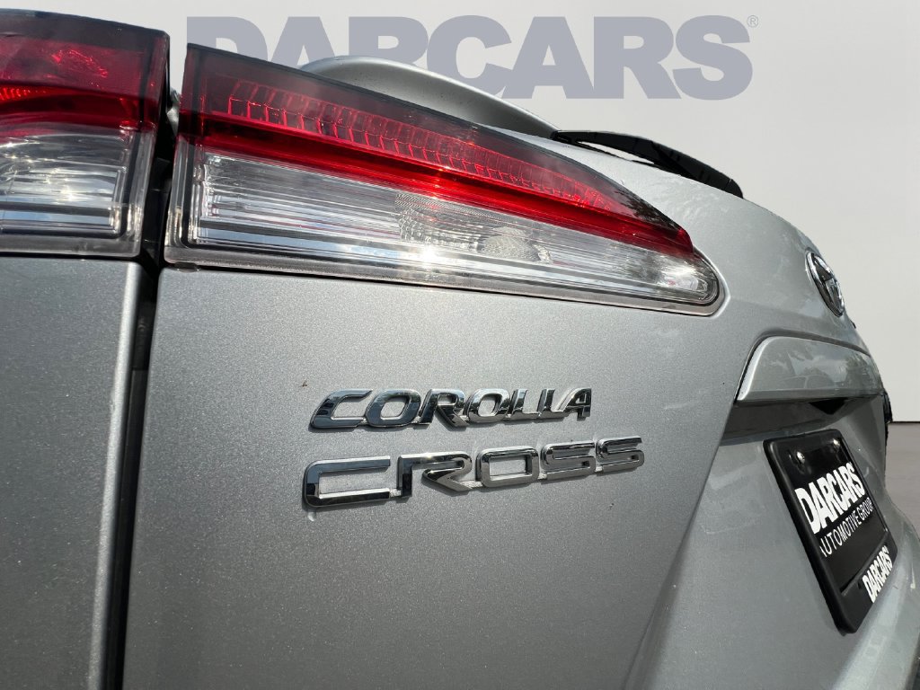 Used 2025 Toyota Corolla Cross LE FWD image 31