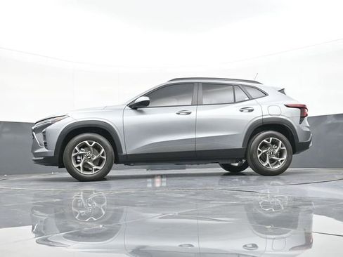 New 2026 Chevrolet Trax LT w/ Driver Confidence Package FWD image 49