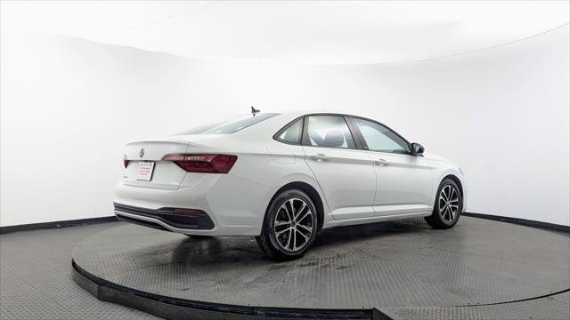 Used 2024 Volkswagen Jetta Sport FWD image 8