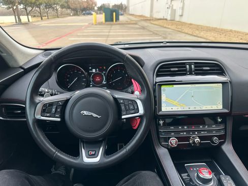 Used 2020 Jaguar F-PACE S AWD/4WD image 32