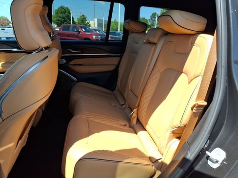 Used 2023 Jeep Grand Cherokee Summit w/ High Altitude Package AWD/4WD image 21