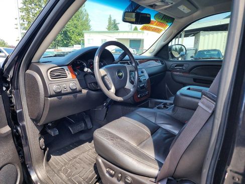 Used 2013 Chevrolet Suburban LT w/ Luxury Package AWD/4WD image 14
