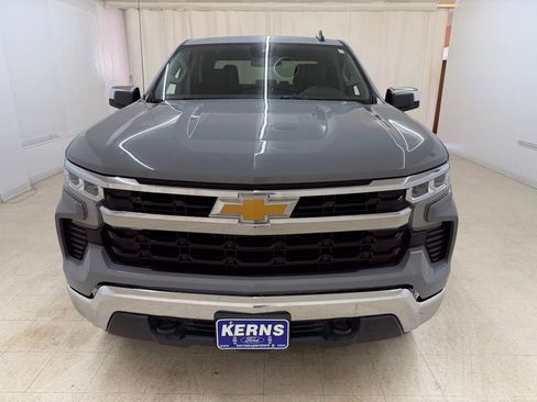 Used 2024 Chevrolet Silverado 1500 LT AWD/4WD image 7