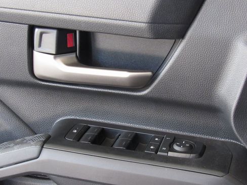 Certified 2025 Toyota Tacoma TRD Off-Road image 41