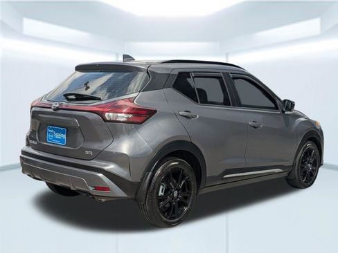 Used 2023 Nissan Kicks SR w/ SR Premium Package FWD image 6