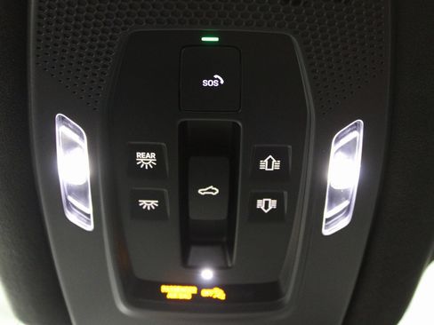 New 2025 Porsche Cayenne Turbo image 33