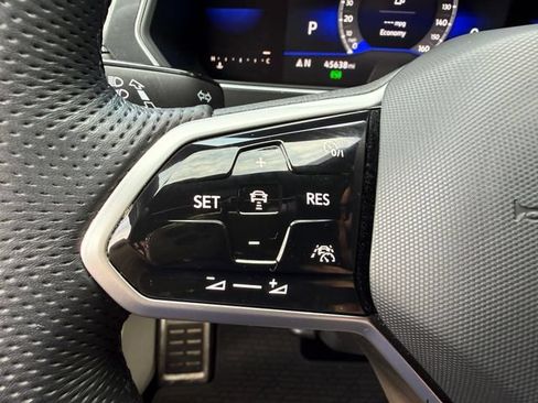 Used 2022 Volkswagen Tiguan SE R-Line AWD/4WD image 18
