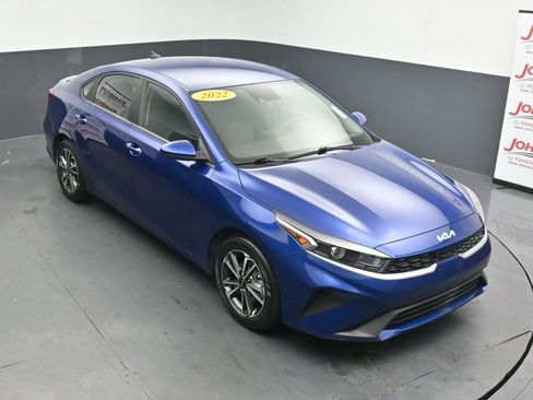 Used 2022 Kia Forte LXS FWD image 24