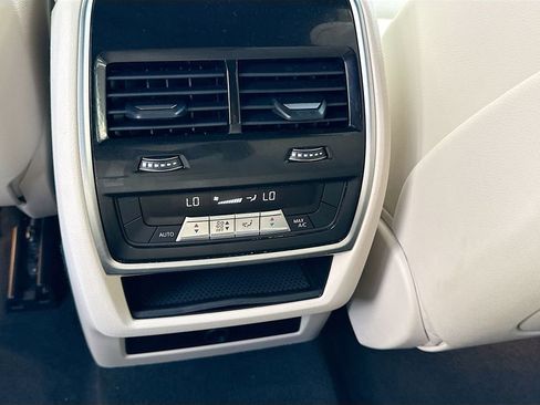 Used 2022 BMW X5 sDrive40i w/ M Sport Package RWD image 20