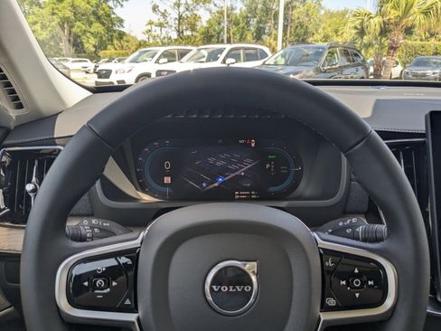 New 2025 Volvo XC90 T8 Plus w/ Protection Package Premier image 26