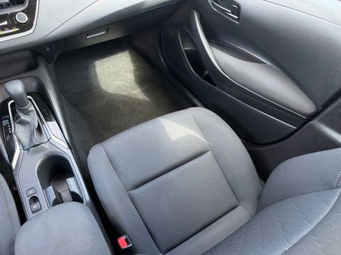 Used 2025 Toyota Corolla LE image 26