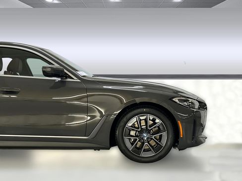 Used 2023 BMW i4 eDrive35 image 34
