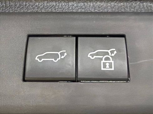 Used 2025 Toyota Grand Highlander AWD image 19