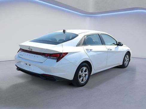 Used 2021 Hyundai Elantra SE FWD image 7