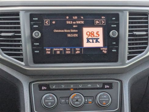 Used 2020 Volkswagen Atlas Cross Sport SE w/ Towing Package image 15