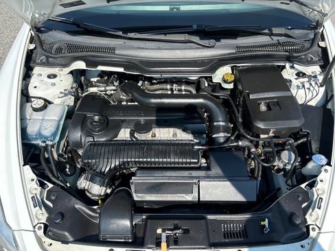 Used 2011 Volvo C70 T5 image 25