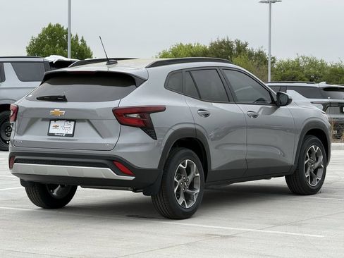 New 2026 Chevrolet Trax LT image 4