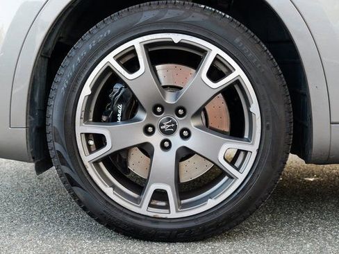 Used 2022 Maserati Levante Modena AWD/4WD image 15