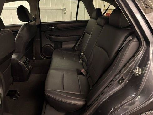 Used 2018 Subaru Outback 2.5i Limited AWD/4WD image 9